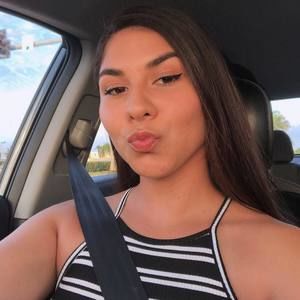 Meet your Posher, Leslie